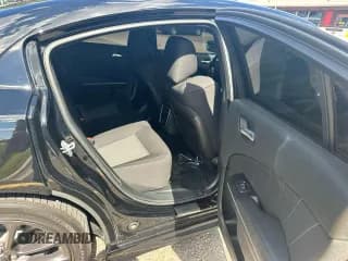 ✅ 2023 Dodge Charger Scat Pack • VIN: 2C3CDXGJ0PH524865 • Lot: 87482475. Wystawiony na Copart z przebiegiem 1 985 mil. Bezpłatny archiwum sprzedaży aukcyjnych z USA i szczegółowy raport historii pojazdu na DreamBid. Zdjęcie 6.