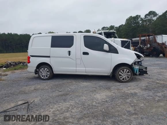 ✅ 2020 Nissan NV200 S • VIN: 3N6CM0KN5LK699467 • Lot: 43530831. Wystawiony na IAAI z przebiegiem 175 432 mil. Bezpłatny archiwum sprzedaży aukcyjnych z USA i szczegółowy raport historii pojazdu na DreamBid. Zdjęcie 14.