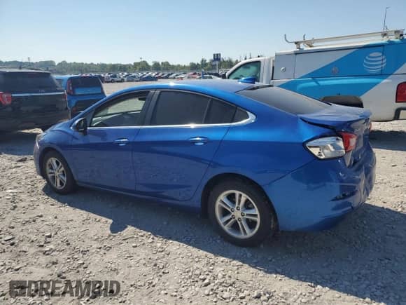 2018 Chevrolet Cruze LT z VIN 1G1BE5SM3J7247196, wystawiony jako Copart lot #71888795 z przebiegiem 88 509 mil mil oraz Szkoda całkowita • Salvage title. Historia ofert i sprzedaży dostępna na DreamBid. Obrazek 2.