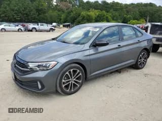 ✅ 2023 Volkswagen Jetta Sport • VIN: 3VWBM7BU3PM040115 • Lot: 68155065. Wystawiony na Copart z przebiegiem 51 740 mil. Bezpłatny archiwum sprzedaży aukcyjnych z USA i szczegółowy raport historii pojazdu na DreamBid. Zdjęcie 1.