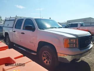 ✅ 2008 GMC Sierra 1500 SL • VIN: 2GTEC13C081161635 • Лот: 43366180. Опубликован ранее на IAAI с пробегом 299 157 миль. Бесплатный доступ к архиву аукционных продаж из США и подробный отчёт об истории автомобиля на DreamBid. Изображение 1.