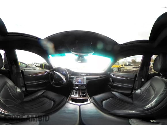 ✅ 2014 Maserati Quattroporte S Q4 • VIN: ZAM56RRA7E1081287 • Lot: 43574802. Wystawiony na IAAI z przebiegiem 93 735 mil. Bezpłatny archiwum sprzedaży aukcyjnych z USA i szczegółowy raport historii pojazdu na DreamBid. Zdjęcie 18.