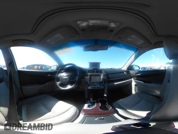 ✅ 2014 Toyota Camry SE • VIN: 4T1BK1FK9EU551380 • Lot: 42300460. Wystawiony na IAAI z przebiegiem 68 519 mil. Bezpłatny archiwum sprzedaży aukcyjnych z USA i szczegółowy raport historii pojazdu na DreamBid. Zdjęcie 18.