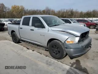 ✅ 2009 Dodge 1500 TRX • VIN: 1D3HB13P59S788004 • Lot: 82745894. Wystawiony na Copart z przebiegiem 226 523 mil. Bezpłatny archiwum sprzedaży aukcyjnych z USA i szczegółowy raport historii pojazdu na DreamBid. Zdjęcie 4.