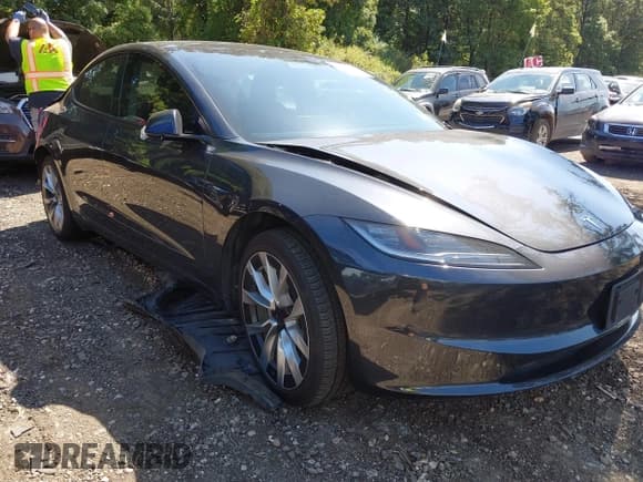 ✅ 2024 Tesla Model 3 • VIN: 5YJ3E1EAXRF729577 • Lot: 43188284. Wystawiony na IAAI z przebiegiem 16 053 mil. Bezpłatny archiwum sprzedaży aukcyjnych z USA i szczegółowy raport historii pojazdu na DreamBid. Zdjęcie 1.