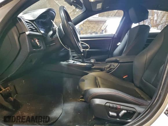 ✅ 2016 BMW 4 Series 428i xDrive • VIN: WBA4C9C57GG141599 • Lot: 95274075. Wystawiony na Copart z przebiegiem 78 927 mil. Bezpłatny archiwum sprzedaży aukcyjnych z USA i szczegółowy raport historii pojazdu na DreamBid. Zdjęcie 7.