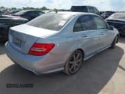 ✅ 2014 Mercedes-Benz C 250 Sport • VIN: WDDGF4HB4EG245351 • Lot: 43408611. Wystawiony na IAAI z przebiegiem 133 905 mil. Bezpłatny archiwum sprzedaży aukcyjnych z USA i szczegółowy raport historii pojazdu na DreamBid. Zdjęcie 4.