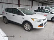 ✅ 2014 Ford Escape S • VIN: 1FMCU0F70EUD09999 • Lot: 43675400. Wystawiony na IAAI z przebiegiem Nie podano. Bezpłatny archiwum sprzedaży aukcyjnych z USA i szczegółowy raport historii pojazdu na DreamBid. Zdjęcie 1.
