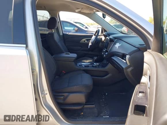 2019 Chevrolet Traverse LT Cloth z VIN 1GNEVGKW7KJ156185, wystawiony jako IAAI lot #43339808 z przebiegiem 84 558 mil mil oraz . Historia ofert i sprzedaży dostępna na DreamBid. Obrazek 5.