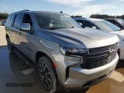 ✅ 2023 Chevrolet Suburban RST • VIN: 1GNSCEKD5PR291900 • Lot: 73796954. Wystawiony na Copart z przebiegiem Nie podano. Bezpłatny archiwum sprzedaży aukcyjnych z USA i szczegółowy raport historii pojazdu na DreamBid. Zdjęcie 4.