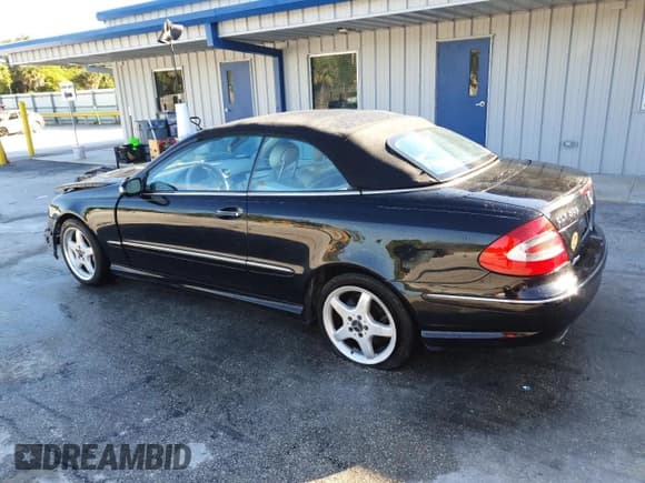 ✅ 2004 Mercedes-Benz CLK 500 • VIN: WDBTK75G24T019951 • Lot: 91173375. Wystawiony na Copart z przebiegiem 102 170 mil. Bezpłatny archiwum sprzedaży aukcyjnych z USA i szczegółowy raport historii pojazdu na DreamBid. Zdjęcie 2.