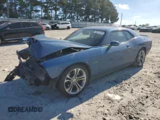 2021 Dodge Challenger R/T z VIN 2C3CDZBT4MH571347, wystawiony jako Copart lot #86241135 z przebiegiem 76 060 mil mil oraz Szkoda całkowita • Salvage title. Historia ofert i sprzedaży dostępna na DreamBid. Obrazek 1.
