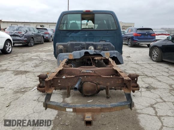 ✅ 1999 Ford F-250 XL • VIN: 1FTNX21L8XEC14950 • Lot: 46689625. Listed on Copart with 195,289 mi. Free auction sales archive from the USA and detailed vehicle history report at DreamBid. Image 6.