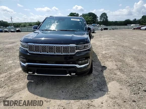 ✅ 2022 Jeep Grand Wagoneer Series II • VIN: 1C4SJVFJ5NS194152 • Lot: 64996304. Wystawiony na Copart z przebiegiem Nie podano. Bezpłatny archiwum sprzedaży aukcyjnych z USA i szczegółowy raport historii pojazdu na DreamBid. Zdjęcie 12.