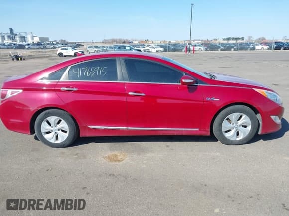 ✅ 2014 Hyundai Sonata Limited • VIN: KMHEC4A4XEA115398 • Lot: 41765915. Wystawiony na IAAI z przebiegiem 137 049 mil. Bezpłatny archiwum sprzedaży aukcyjnych z USA i szczegółowy raport historii pojazdu na DreamBid. Zdjęcie 13.