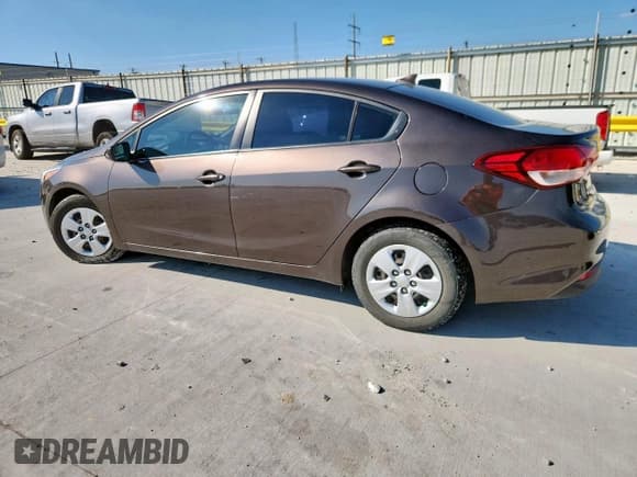 ✅ 2017 Kia Forte LX • VIN: 3KPFK4A7XHE140311 • Lot: 81895435. Wystawiony na Copart z przebiegiem 147 313 mil. Bezpłatny archiwum sprzedaży aukcyjnych z USA i szczegółowy raport historii pojazdu na DreamBid. Zdjęcie 2.
