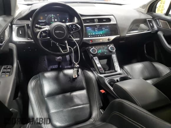 ✅ 2020 Jaguar I-Pace SE • VIN: SADHC2S13L1F80362 • Lot: 44034395. Wystawiony na Copart z przebiegiem 67 050 mil. Bezpłatny archiwum sprzedaży aukcyjnych z USA i szczegółowy raport historii pojazdu na DreamBid. Zdjęcie 8.