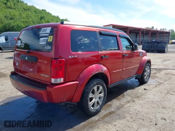 ✅ 2010 Dodge Nitro Heat • VIN: 1D4PU4GK5AW174777 • Lot: 42290362. Listed on IAAI with 165,537 mi. Free auction sales archive from the USA and detailed vehicle history report at DreamBid. Image 4.