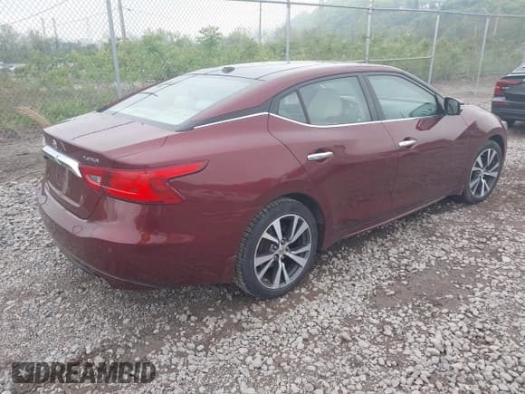 ✅ 2016 Nissan Maxima SR • VIN: 1N4AA6AP5GC414390 • Lot: 42219607. Listed on IAAI with 91,455 mi. Free auction sales archive from the USA and detailed vehicle history report at DreamBid. Image 4.