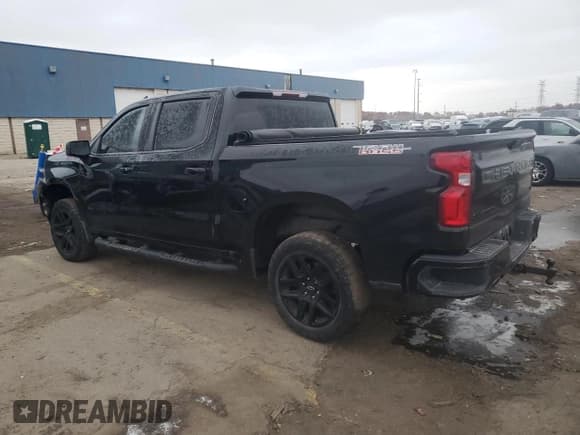 ✅ 2021 Chevrolet Silverado 1500 LT Trail Boss • VIN: 1GCPYFED4MZ436826 • Lot: 92230225. Wystawiony na Copart z przebiegiem 73 713 mil. Bezpłatny archiwum sprzedaży aukcyjnych z USA i szczegółowy raport historii pojazdu na DreamBid. Zdjęcie 2.