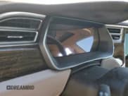 ✅ 2015 Tesla Model S 85D • VIN: 5YJSA1S20FF096524 • Лот: 95681295. Опубликован ранее на Copart с пробегом Не указан. Бесплатный доступ к архиву аукционных продаж из США и подробный отчёт об истории автомобиля на DreamBid. Изображение 9.