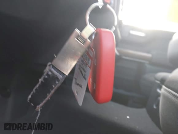 ✅ 2019 Chevrolet Silverado 1500 LT • VIN: 1GCPWCED3KZ178493 • Лот: 43279577. Опубликован ранее на IAAI с пробегом 99 744 миль. Бесплатный доступ к архиву аукционных продаж из США и подробный отчёт об истории автомобиля на DreamBid. Изображение 11.