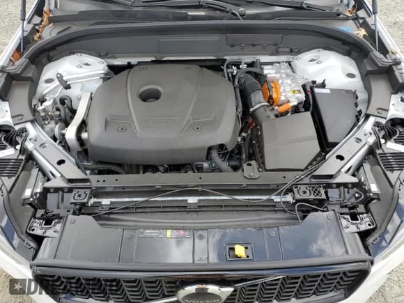 ✅ 2024 Volvo XC60 Plus Dark Theme • VIN: YV4H60DL1R1920388 • Lot: 51181745. Listed on Copart with 5,379 mi. Free auction sales archive from the USA and detailed vehicle history report at DreamBid. Image 13.