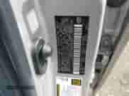 2021 Toyota Prius LE z VIN JTDKAMFP6M3186049, wystawiony jako Copart lot #81289905 z przebiegiem 271 061 mil mil oraz Szkoda całkowita • Salvage title. Historia ofert i sprzedaży dostępna na DreamBid. Obrazek 12.