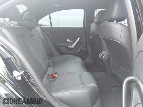 ✅ 2022 Mercedes-Benz A 220 • VIN: W1K3G4EB6NJ356664 • Lot: 42154178. Wystawiony na IAAI z przebiegiem 50 142 mil. Bezpłatny archiwum sprzedaży aukcyjnych z USA i szczegółowy raport historii pojazdu na DreamBid. Zdjęcie 8.