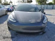 ✅ 2020 Tesla Model 3 Standard Range Plus • VIN: 5YJ3E1EA2LF597132 • Lot: 93011845. Wystawiony na Copart z przebiegiem 58 900 mil. Bezpłatny archiwum sprzedaży aukcyjnych z USA i szczegółowy raport historii pojazdu na DreamBid. Zdjęcie 5.