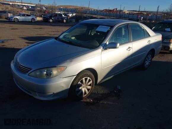 ✅ 2006 Toyota Camry XLE • VIN: 4T1BE30K36U685413 • Лот: 43874928. Опубликован ранее на IAAI с пробегом 194 787 миль. Бесплатный доступ к архиву аукционных продаж из США и подробный отчёт об истории автомобиля на DreamBid. Изображение 2.
