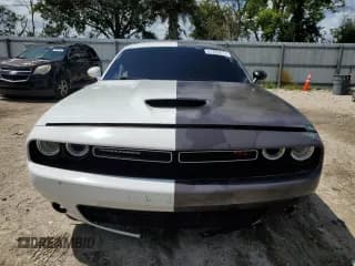 ✅ 2020 Dodge Challenger R/T • VIN: 2C3CDZBTXLH125217 • Lot: 61269614. Wystawiony na Copart z przebiegiem 75 317 mil. Bezpłatny archiwum sprzedaży aukcyjnych z USA i szczegółowy raport historii pojazdu na DreamBid. Zdjęcie 5.