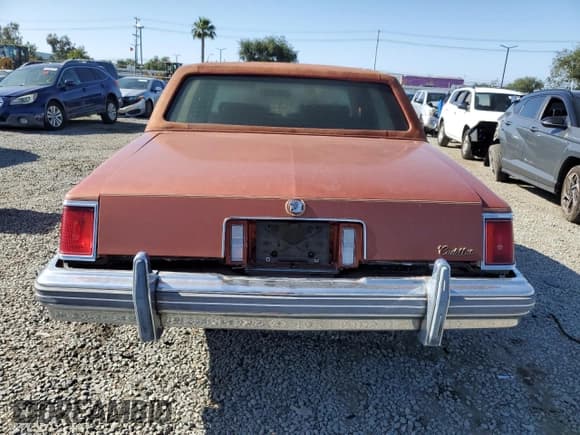 ✅ 1977 Cadillac Seville • VIN: 6S69R7Q480904 • Lot: 57232805. Wystawiony na Copart z przebiegiem Nie podano. Bezpłatny archiwum sprzedaży aukcyjnych z USA i szczegółowy raport historii pojazdu na DreamBid. Zdjęcie 6.