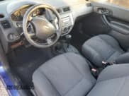 ✅ 2005 Ford Focus S • VIN: 3FAFP31N35R132782 • Lot: 82307455. Wystawiony na Copart z przebiegiem 108 999 mil. Bezpłatny archiwum sprzedaży aukcyjnych z USA i szczegółowy raport historii pojazdu na DreamBid. Zdjęcie 8.