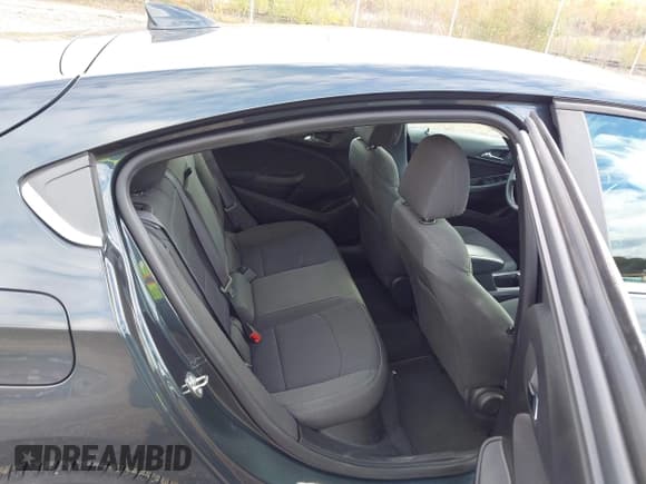 ✅ 2017 Chevrolet Cruze LT • VIN: 3G1BE6SM4HS516419 • Lot: 43594135. Listed on IAAI with 54,908 mi. Free auction sales archive from the USA and detailed vehicle history report at DreamBid. Image 8.