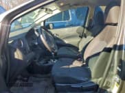 ✅ 2016 Nissan Note SV • VIN: 3N1CE2CP0GL353793 • Lot: 94880335. Wystawiony na Copart z przebiegiem 110 879 mil. Bezpłatny archiwum sprzedaży aukcyjnych z USA i szczegółowy raport historii pojazdu na DreamBid. Zdjęcie 7.