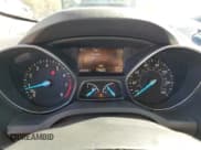 ✅ 2017 Ford Escape SE • VIN: 1FMCU9G99HUE04733 • Lot: 91258935. Wystawiony na Copart z przebiegiem 65 349 mil. Bezpłatny archiwum sprzedaży aukcyjnych z USA i szczegółowy raport historii pojazdu na DreamBid. Zdjęcie 9.