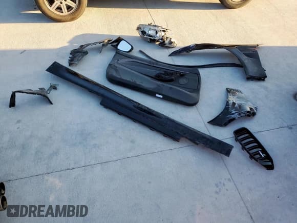 ✅ 2015 BMW M4 • VIN: WBS3R9C50FK330774 • Lot: 85336025. Listed on Copart with 93,872 mi. Free auction sales archive from the USA and detailed vehicle history report at DreamBid. Image 12.