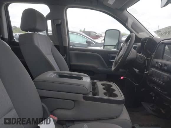 2019 Chevrolet Silverado 2500HD Work Truck z VIN 2GC2KREG7K1109849, wystawiony jako IAAI lot #41929119 z przebiegiem 168 182 mil mil oraz . Historia ofert i sprzedaży dostępna na DreamBid. Obrazek 5.