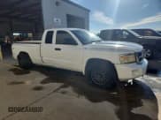 ✅ 2008 Dodge Dakota SLT • VIN: 1D7HW42N48S590906 • Лот: 87412455. Опубликован ранее на Copart с пробегом 148 988 миль. Бесплатный доступ к архиву аукционных продаж из США и подробный отчёт об истории автомобиля на DreamBid. Изображение 4.