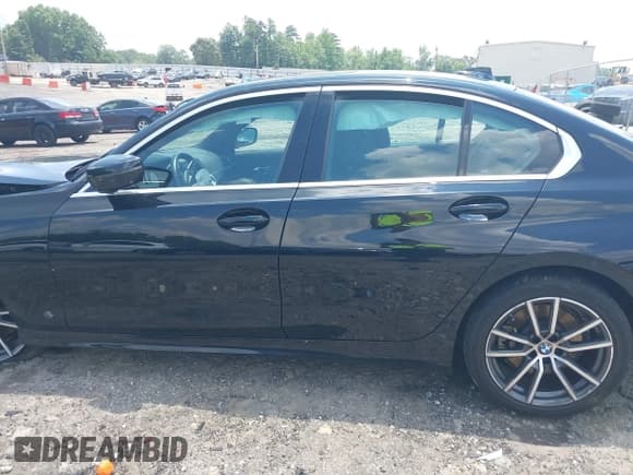 ✅ 2020 BMW 3 Series 330i • VIN: 3MW5R1J06L8B26564 • Лот: 42572188. Опубликован ранее на IAAI с пробегом Не указан. Бесплатный доступ к архиву аукционных продаж из США и подробный отчёт об истории автомобиля на DreamBid. Изображение 14.