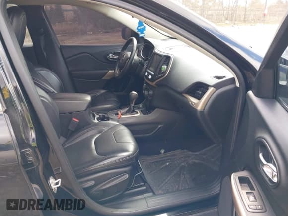 ✅ 2017 Jeep Cherokee Limited • VIN: 1C4PJMDS2HW606827 • Lot: 42037856. Wystawiony na IAAI z przebiegiem 89 477 mil. Bezpłatny archiwum sprzedaży aukcyjnych z USA i szczegółowy raport historii pojazdu na DreamBid. Zdjęcie 5.