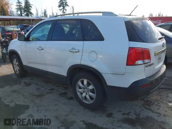 ✅ 2011 Kia Sorento LX • VIN: 5XYKT4A26BG112001 • Lot: 43667984. Listed on IAAI with 211,049 mi. Free auction sales archive from the USA and detailed vehicle history report at DreamBid. Image 3.