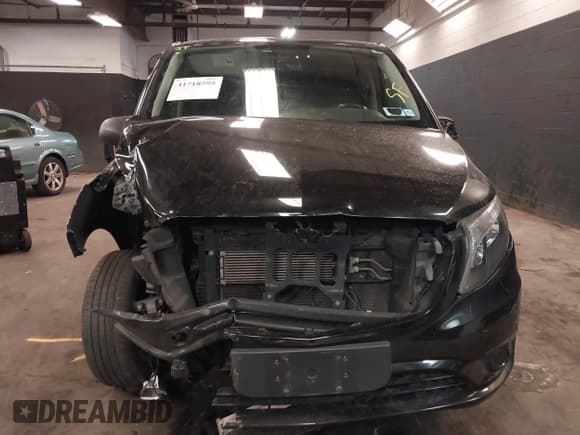 ✅ 2020 Mercedes-Benz Metris • VIN: W1WV0FEY0L3698110 • Lot: 41718595. Wystawiony na IAAI z przebiegiem 122 543 mil. Bezpłatny archiwum sprzedaży aukcyjnych z USA i szczegółowy raport historii pojazdu na DreamBid. Zdjęcie 12.