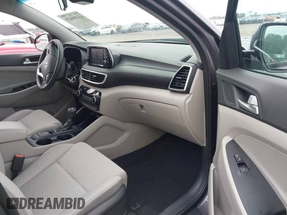 2021 Hyundai Tucson SE z VIN KM8J23A46MU336831, wystawiony jako IAAI lot #43334439 z przebiegiem 25 348 mil mil oraz . Historia ofert i sprzedaży dostępna na DreamBid. Obrazek 5.