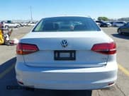 ✅ 2017 Volkswagen Jetta S • VIN: 3VW2B7AJ1HM286045 • Lot: 43576577. Wystawiony na IAAI z przebiegiem 114 379 mil. Bezpłatny archiwum sprzedaży aukcyjnych z USA i szczegółowy raport historii pojazdu na DreamBid. Zdjęcie 16.