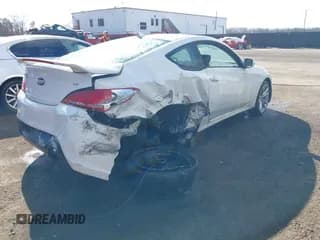 ✅ 2010 Hyundai Genesis Coupe Grand Touring • VIN: KMHHU6KHXAU042372 • Lot: 41685264. Wystawiony na IAAI z przebiegiem 190 435 mil. Bezpłatny archiwum sprzedaży aukcyjnych z USA i szczegółowy raport historii pojazdu na DreamBid. Zdjęcie 4.