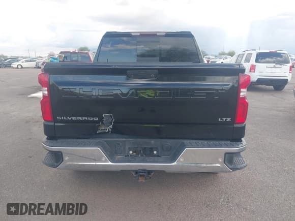 ✅ 2021 Chevrolet Silverado 1500 LTZ • VIN: 1GCUYGET2MZ332867 • Lot: 43314701. Wystawiony na IAAI z przebiegiem 68 138 mil. Bezpłatny archiwum sprzedaży aukcyjnych z USA i szczegółowy raport historii pojazdu na DreamBid. Zdjęcie 15.