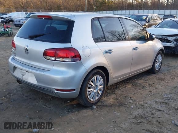 ✅ 2012 Volkswagen Golf • VIN: WVWDB7AJ4CW262360 • Lot: 41308023. Listed on IAAI with 246,411 mi. Free auction sales archive from the USA and detailed vehicle history report at DreamBid. Image 4.