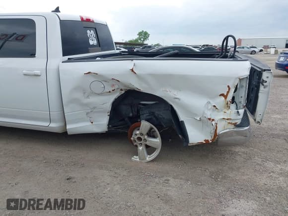 ✅ 2019 Ram 1500 SLT • VIN: 1C6RR6TT5KS722052 • Lot: 42051321. Listed on IAAI with 90,683 mi. Free auction sales archive from the USA and detailed vehicle history report at DreamBid. Image 6.